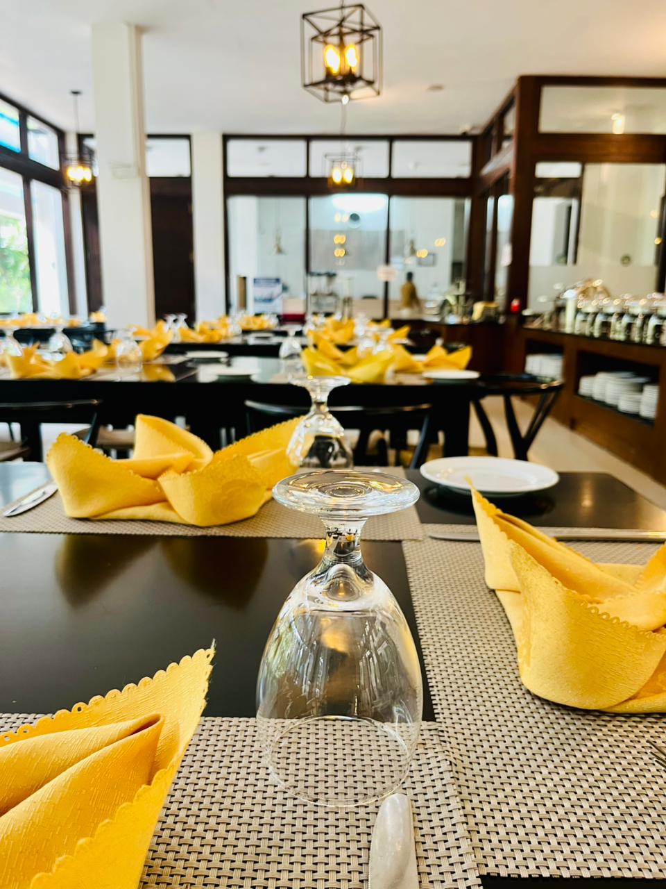 Restaurant room photo 1